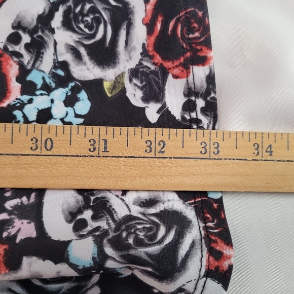 NWT Hot Topic Multicolor Rose & Skull Sleeveless Fit&Flare Lace Up Dress Size L - Picture 11 of 11